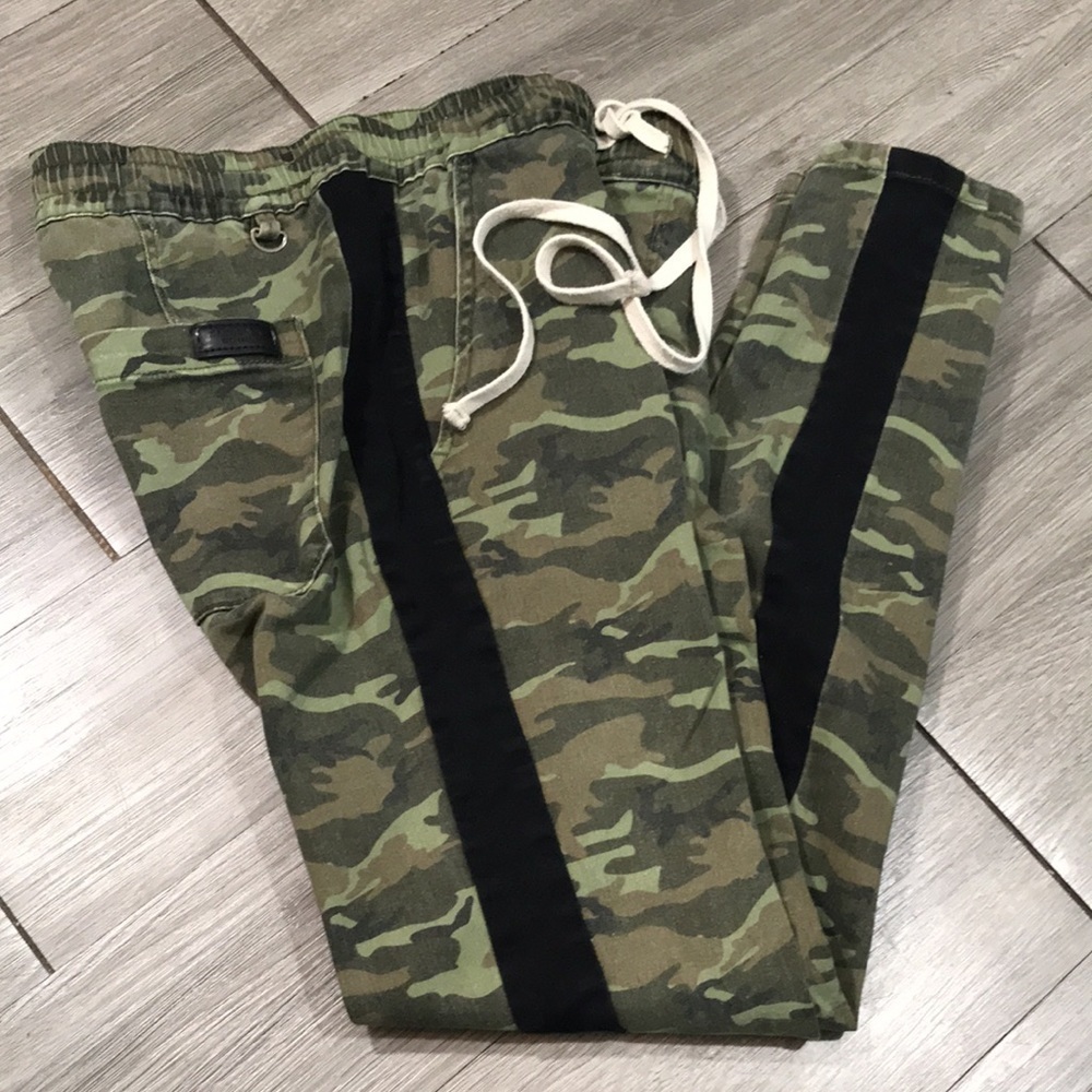 Kayden K Camouflage Print Cotton Stretch Pull-On Zip Ankle Pants size M